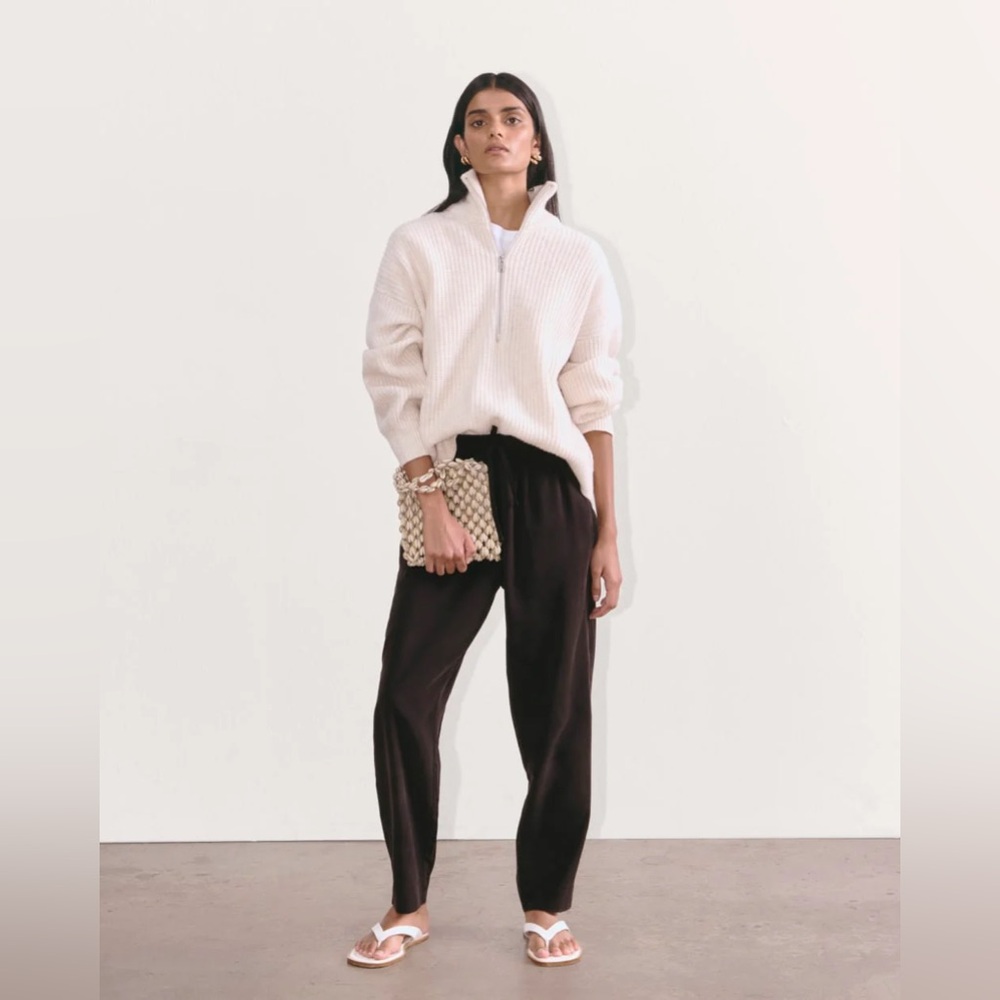 Everlane The Tapered Pant in Butterlite - Black - Picture 2 of 9